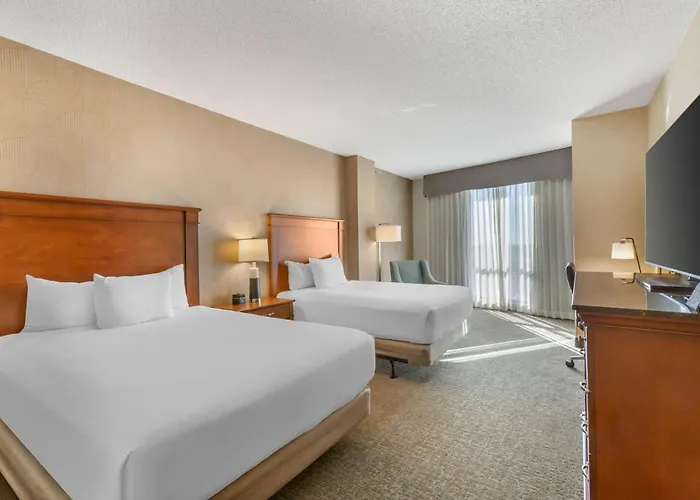 Drury Plaza Phoenix Hotel 4*