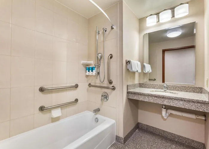 Drury Plaza Phoenix Hotel Tempe