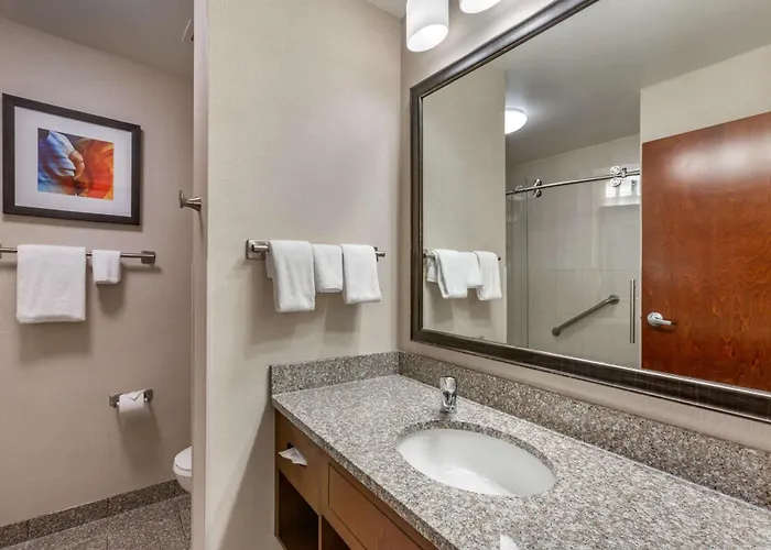 Drury Plaza Phoenix 4*