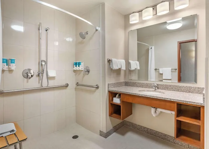 Drury Plaza Phoenix Hotel