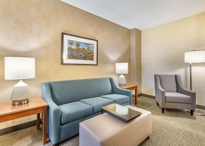 Drury Plaza Phoenix 4*